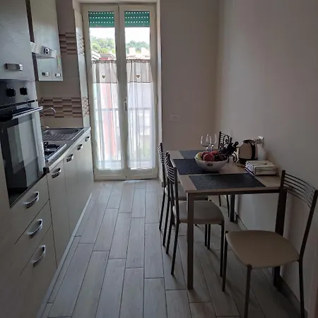 アパート Casa Di Silvia ナポリ